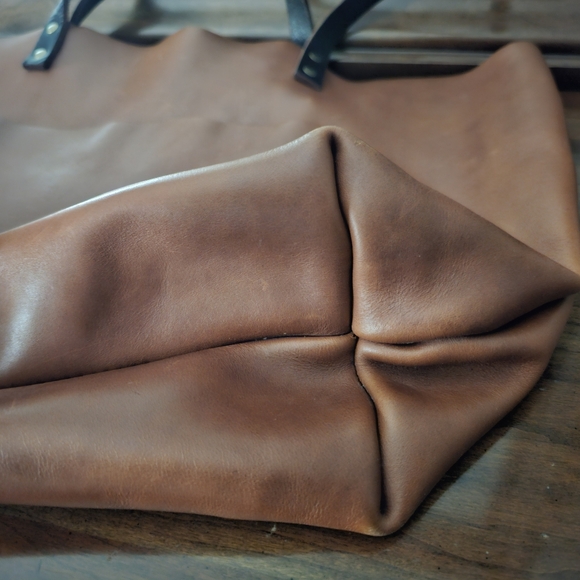 Portland Leather Oversized Tote Bag - Honey - Picture 5 of 7